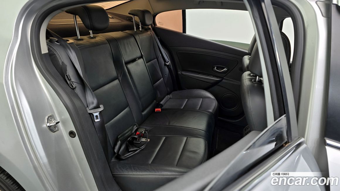 Renault-KoreaSamsung SM3 2011