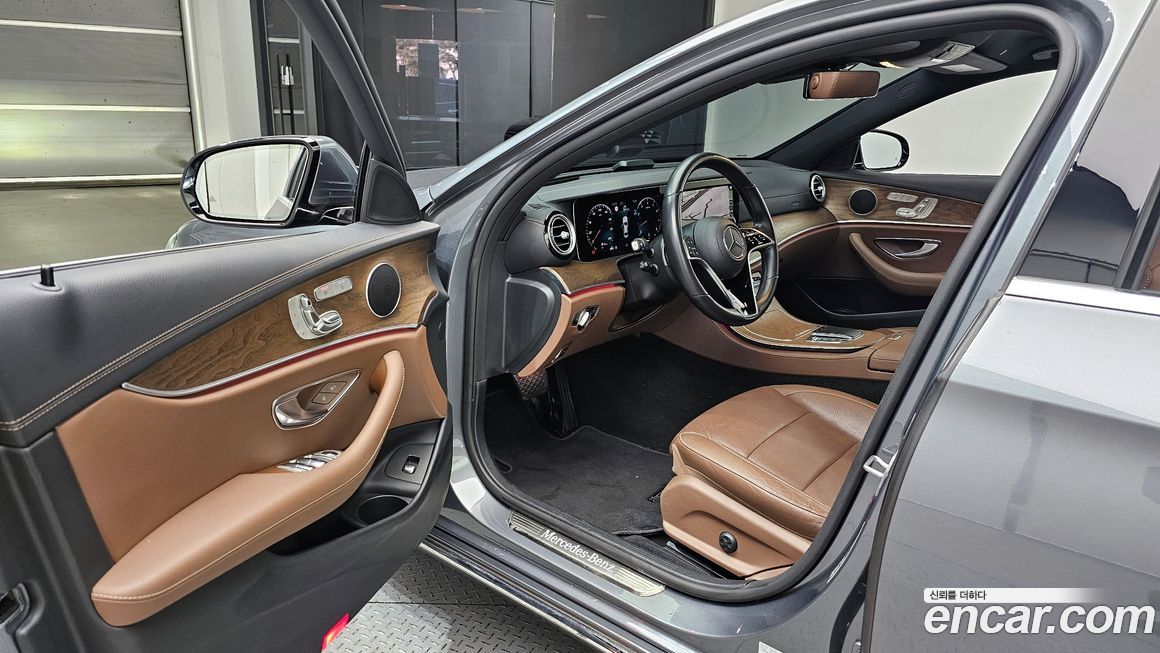 Mercedes-Benz E-Class 2021