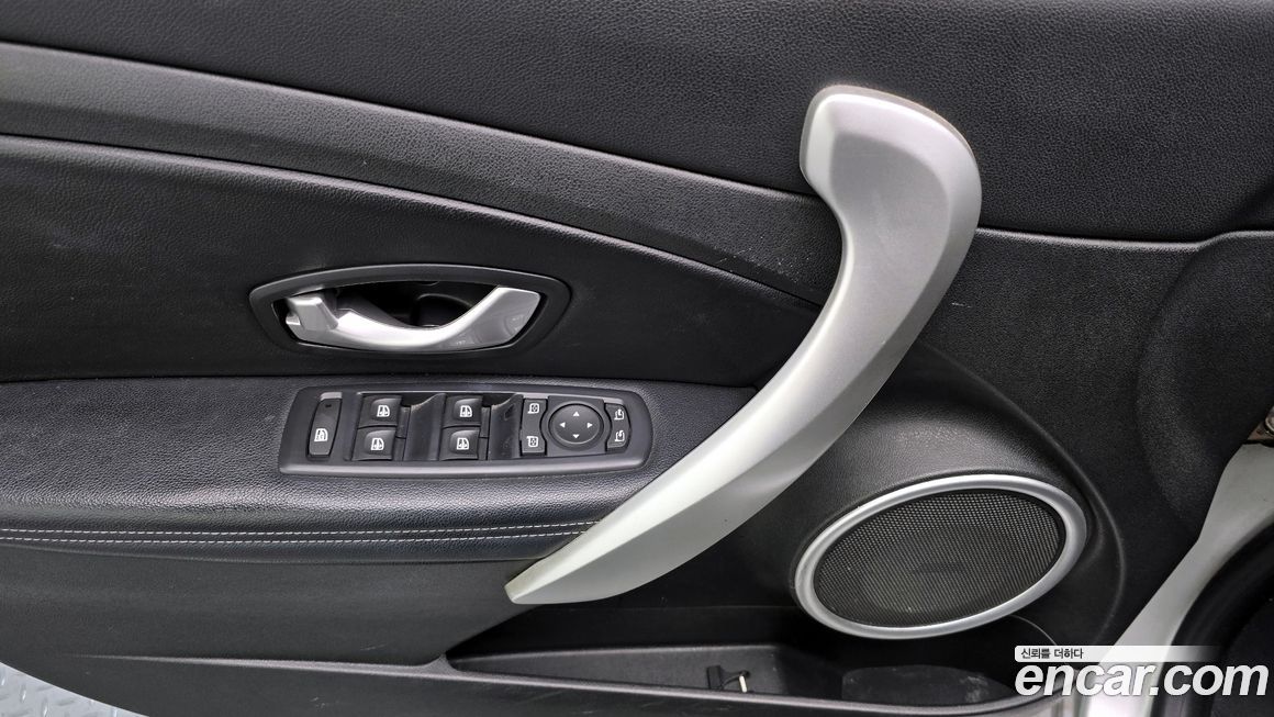 Renault-KoreaSamsung SM3 2011