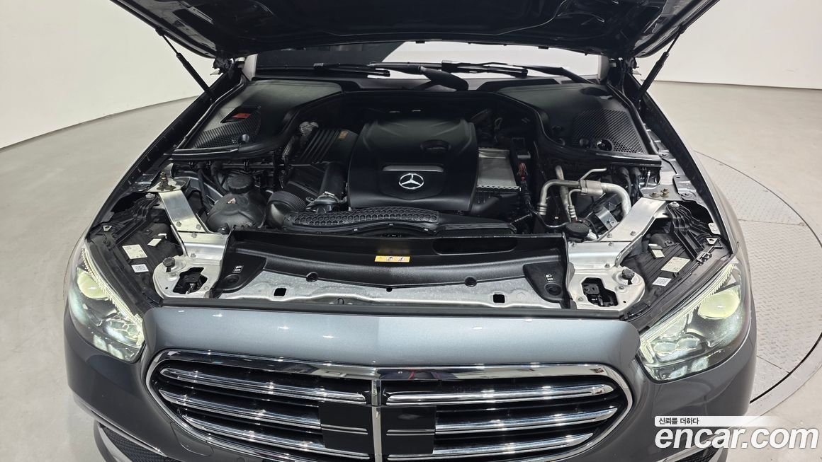 Mercedes-Benz E-Class 2021