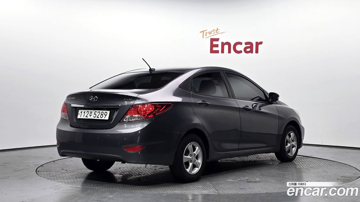 Hyundai Accent 2012