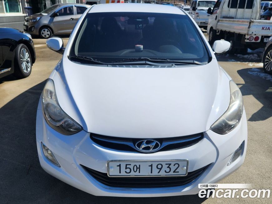 Hyundai AVANTE 2013