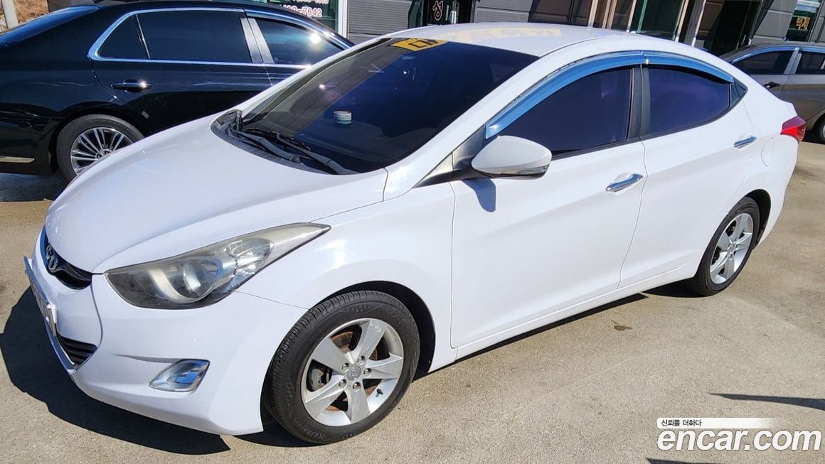 Hyundai AVANTE 2013
