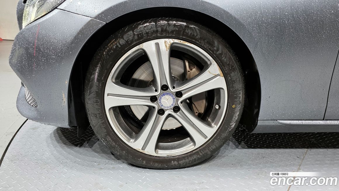 Mercedes-Benz E-Class 2017