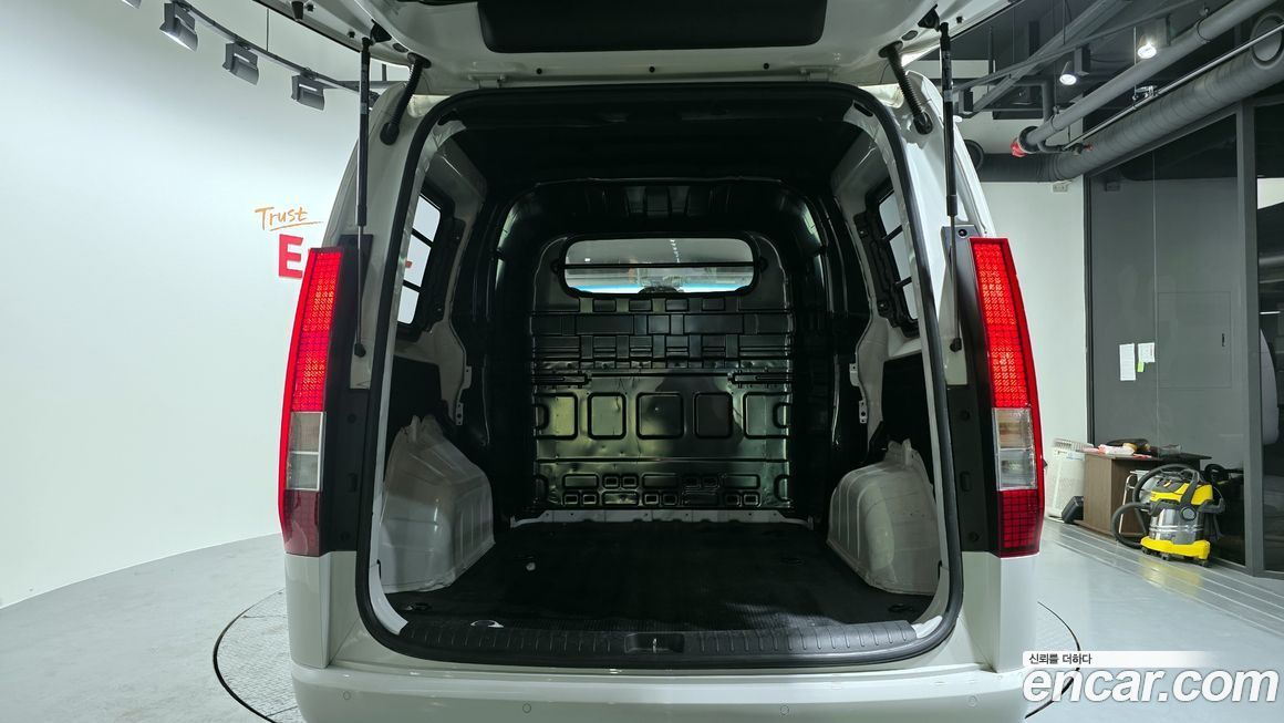 Hyundai Staria 2023