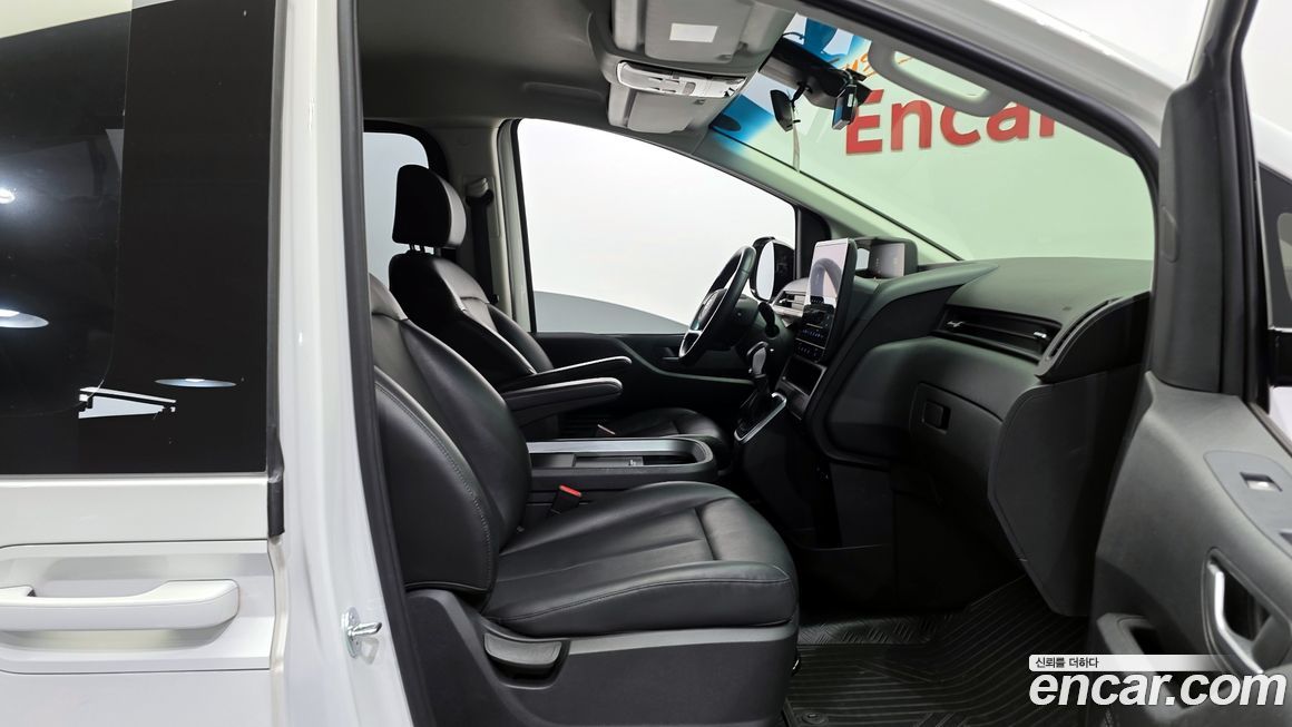 Hyundai Staria 2023
