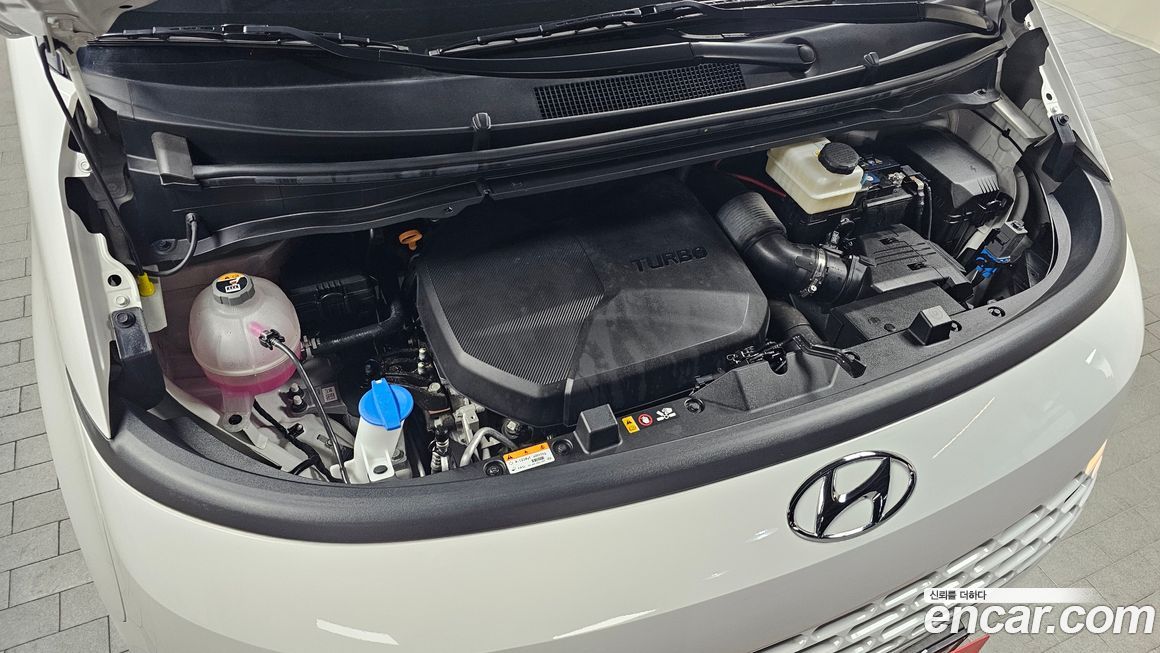 Hyundai Staria 2022