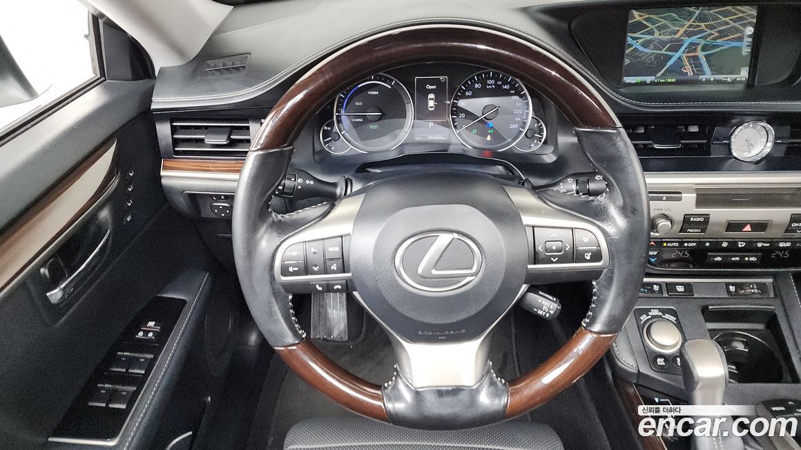 Lexus ES 2016