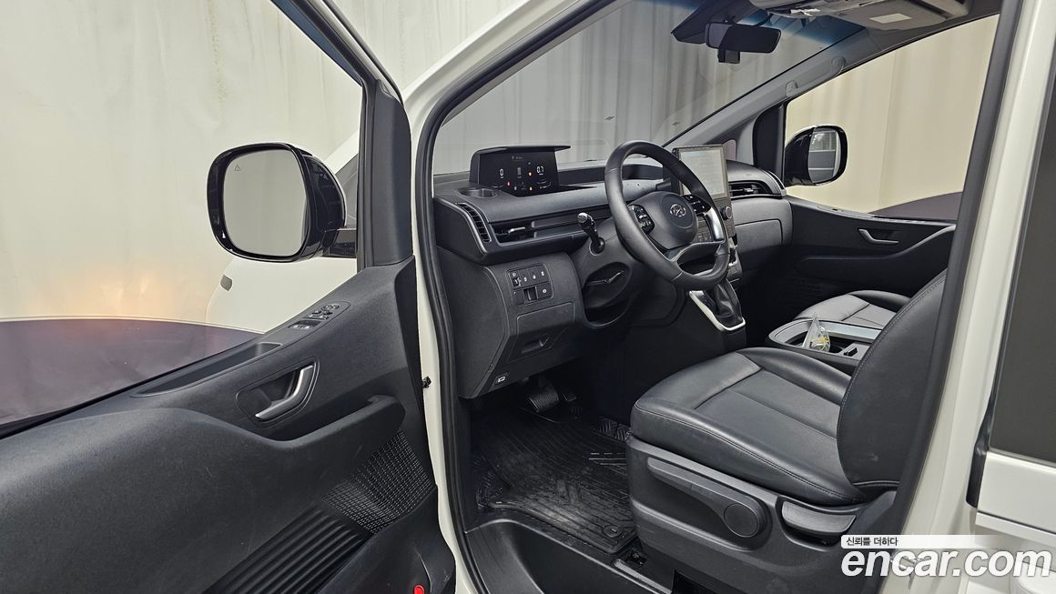 Hyundai Staria 2022