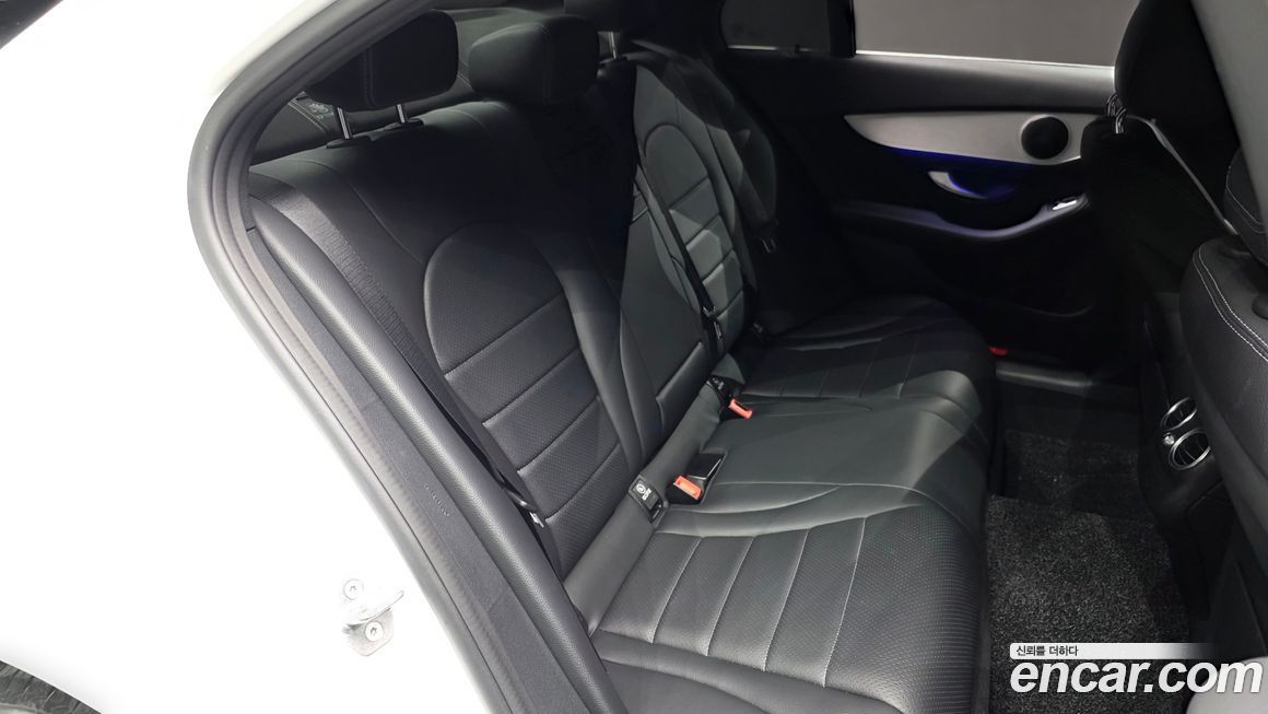 Mercedes-Benz C-Class 2021