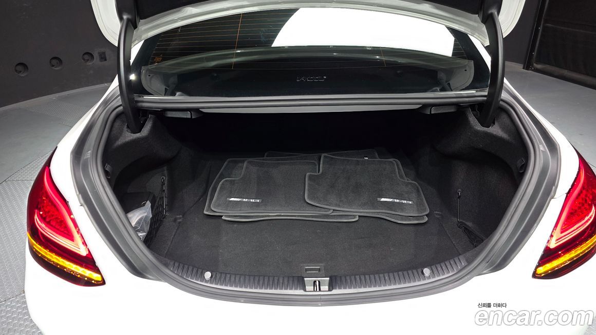 Mercedes-Benz C-Class 2021