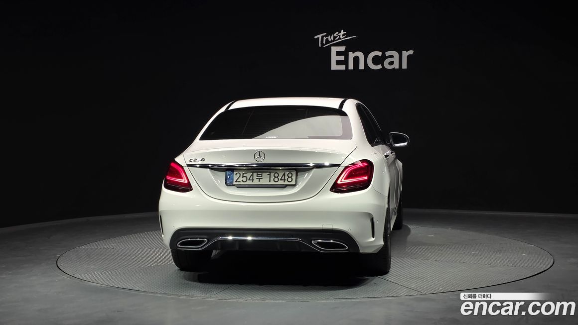 Mercedes-Benz C-Class 2021