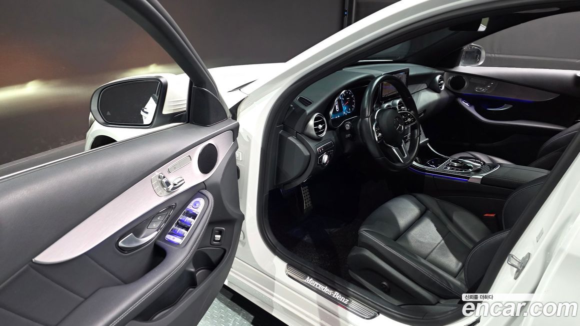 Mercedes-Benz C-Class 2021