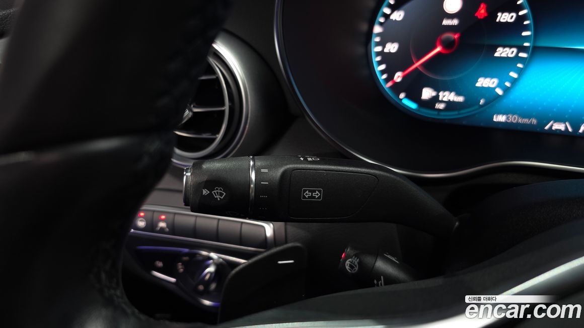 Mercedes-Benz C-Class 2021