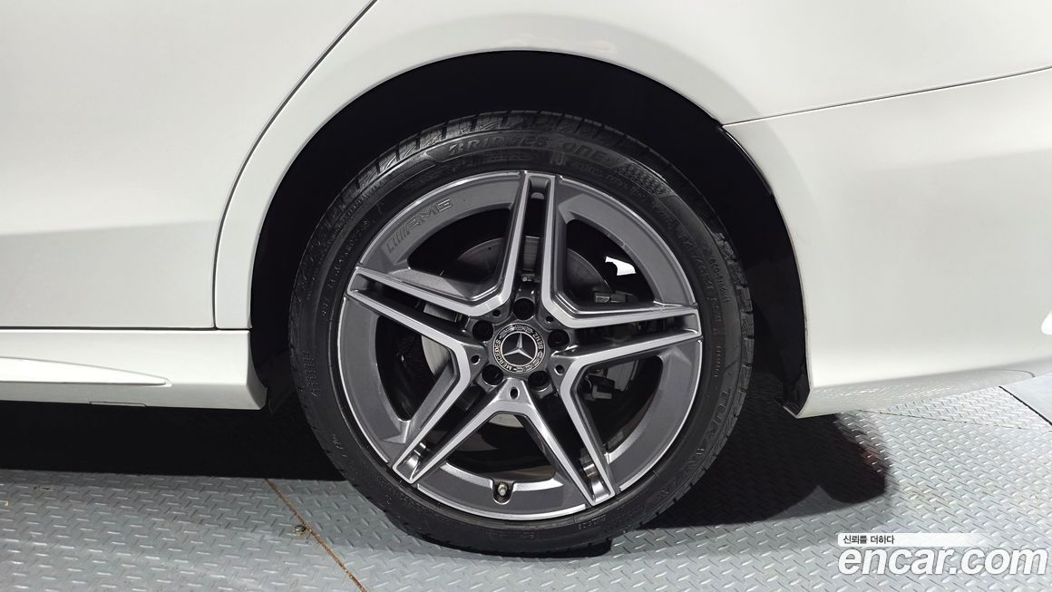 Mercedes-Benz C-Class 2021