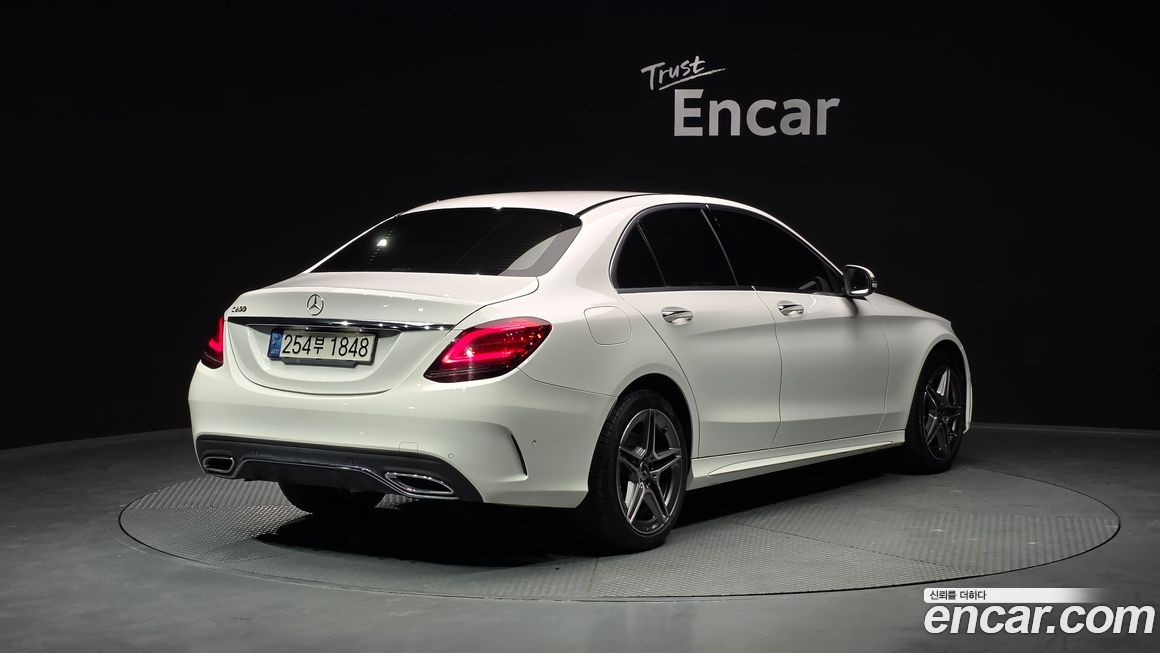 Mercedes-Benz C-Class 2021