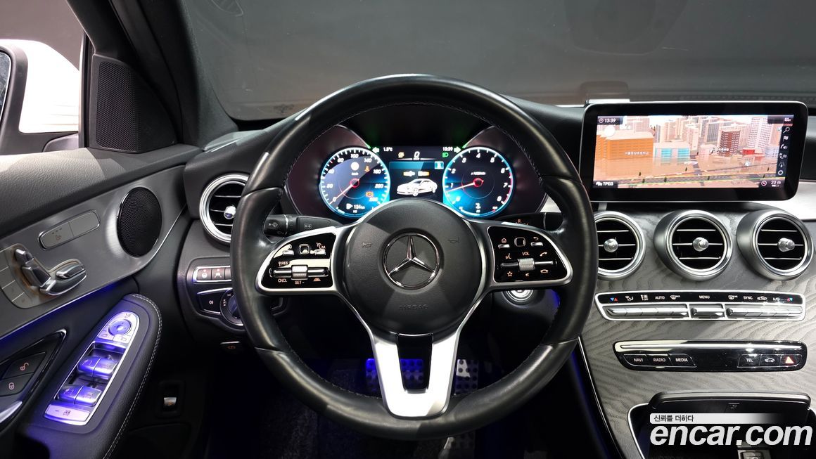 Mercedes-Benz C-Class 2021
