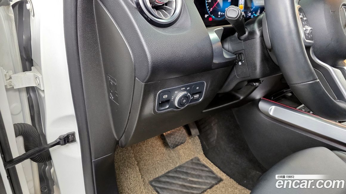 Mercedes-Benz GLB-Class 2020