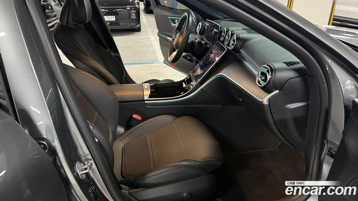 Mercedes-Benz C-Class 2023