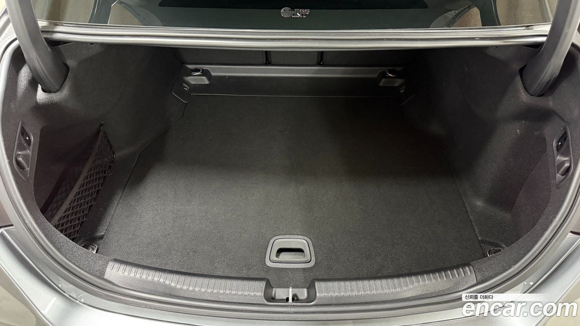 Mercedes-Benz C-Class 2023