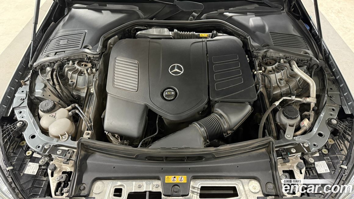 Mercedes-Benz C-Class 2023