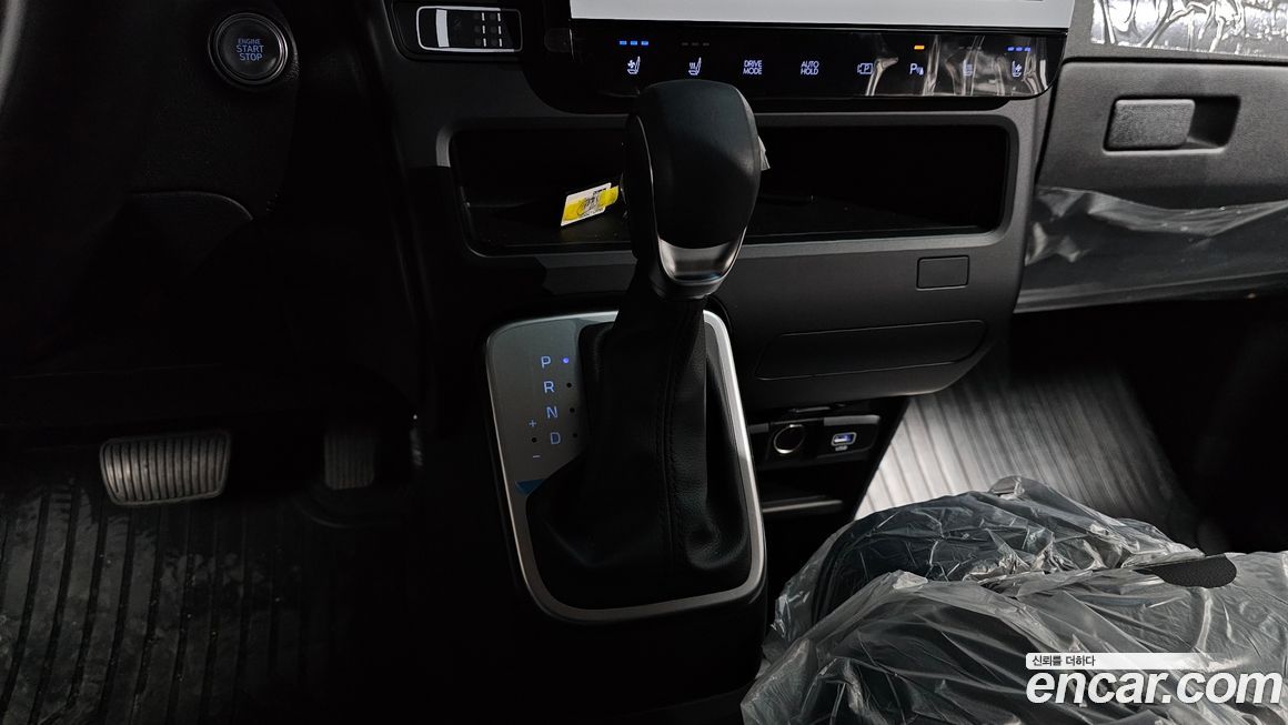 Hyundai Staria 2025