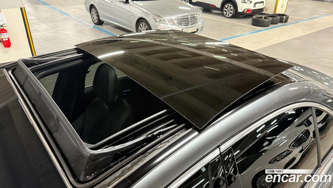 Mercedes-Benz C-Class 2023