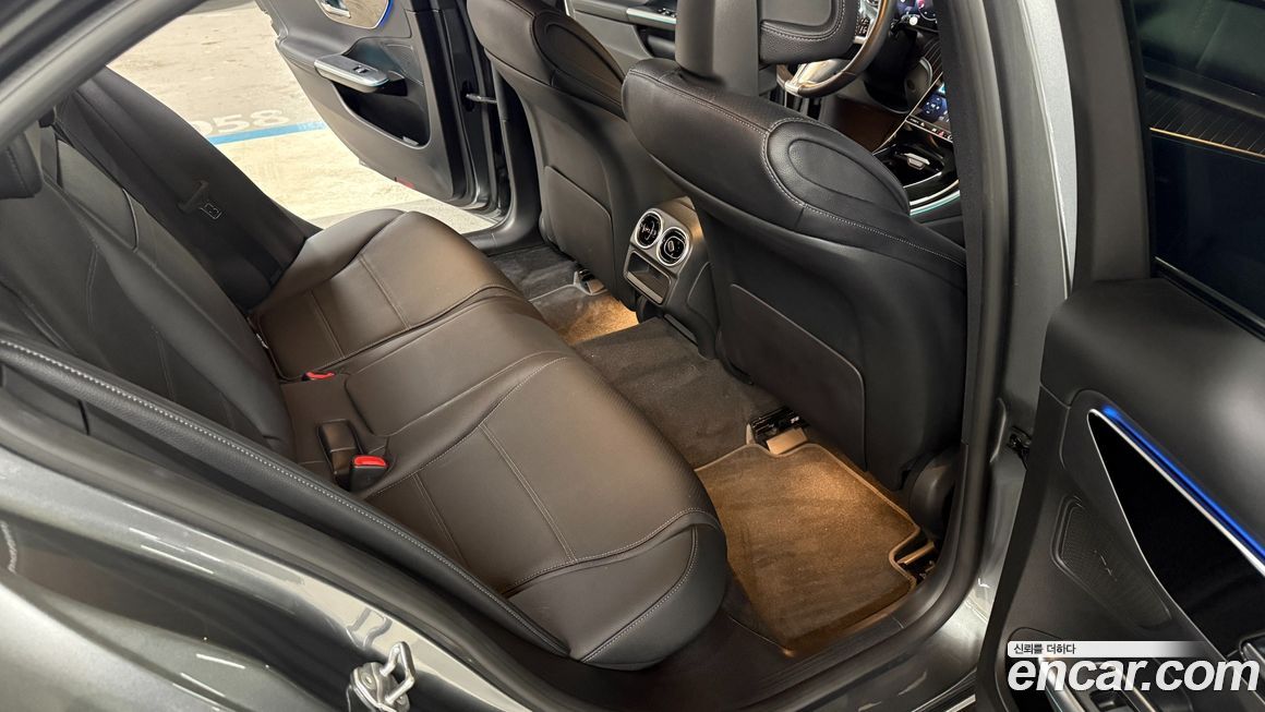 Mercedes-Benz C-Class 2023