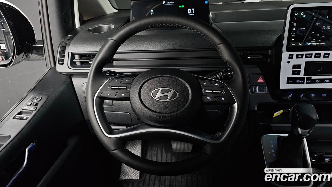 Hyundai Staria 2025