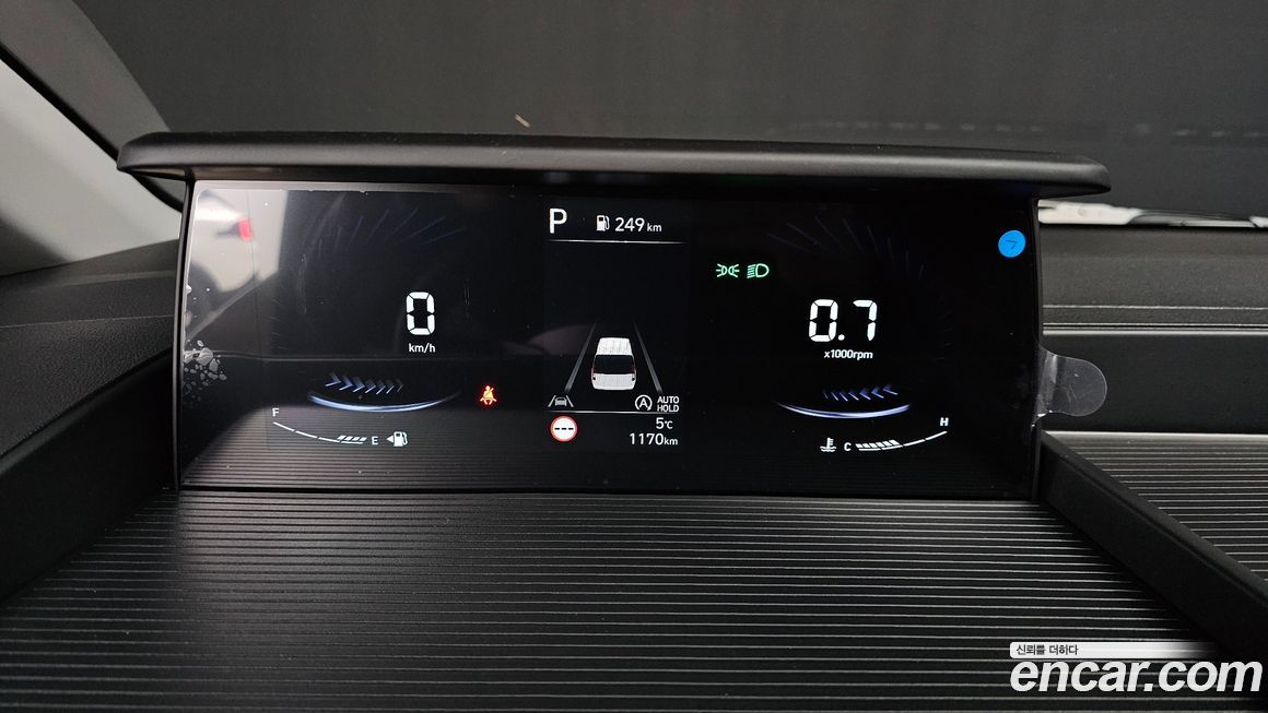 Hyundai Staria 2025