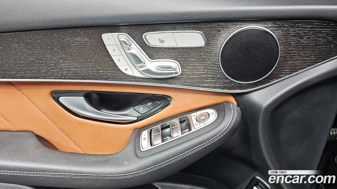 Mercedes-Benz GLC-Class 2020