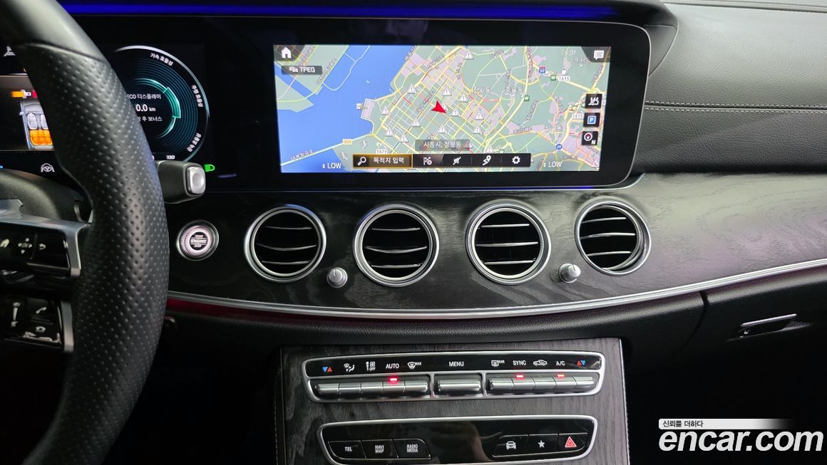 Mercedes-Benz E-Class 2021