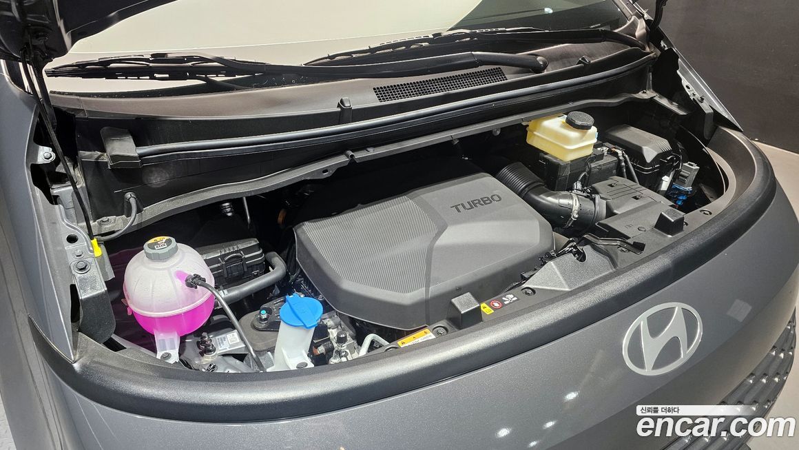Hyundai Staria 2025