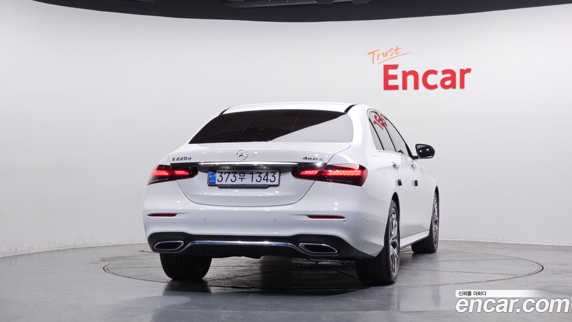 Mercedes-Benz E-Class 2022