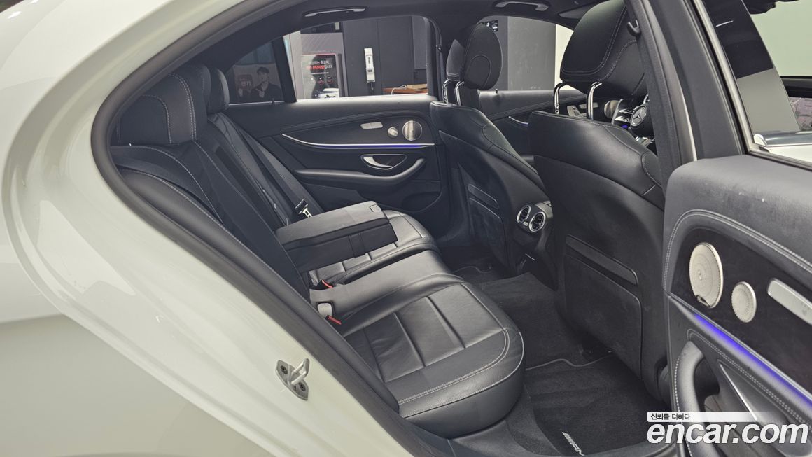 Mercedes-Benz E-Class 2022