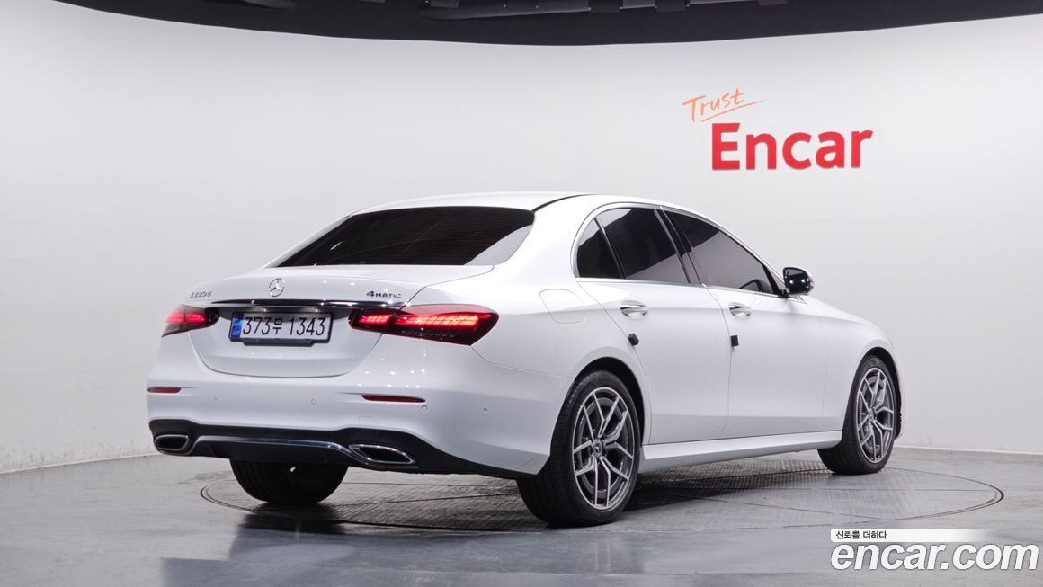 Mercedes-Benz E-Class 2022