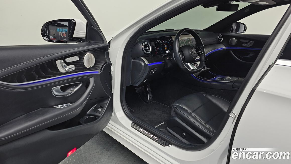 Mercedes-Benz E-Class 2022