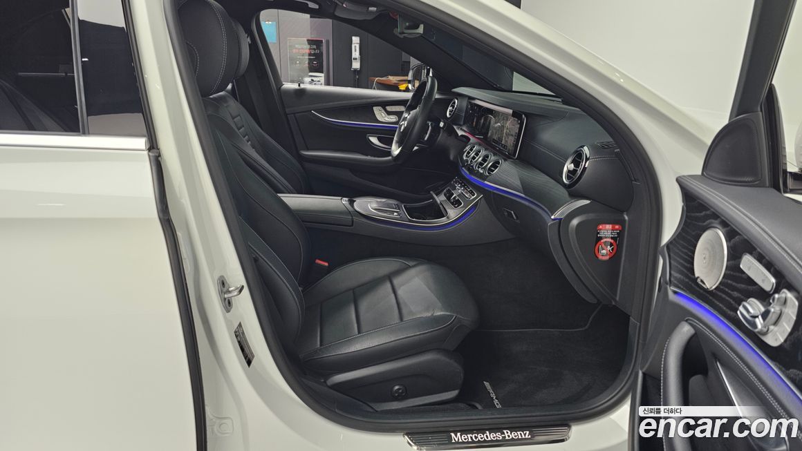 Mercedes-Benz E-Class 2022