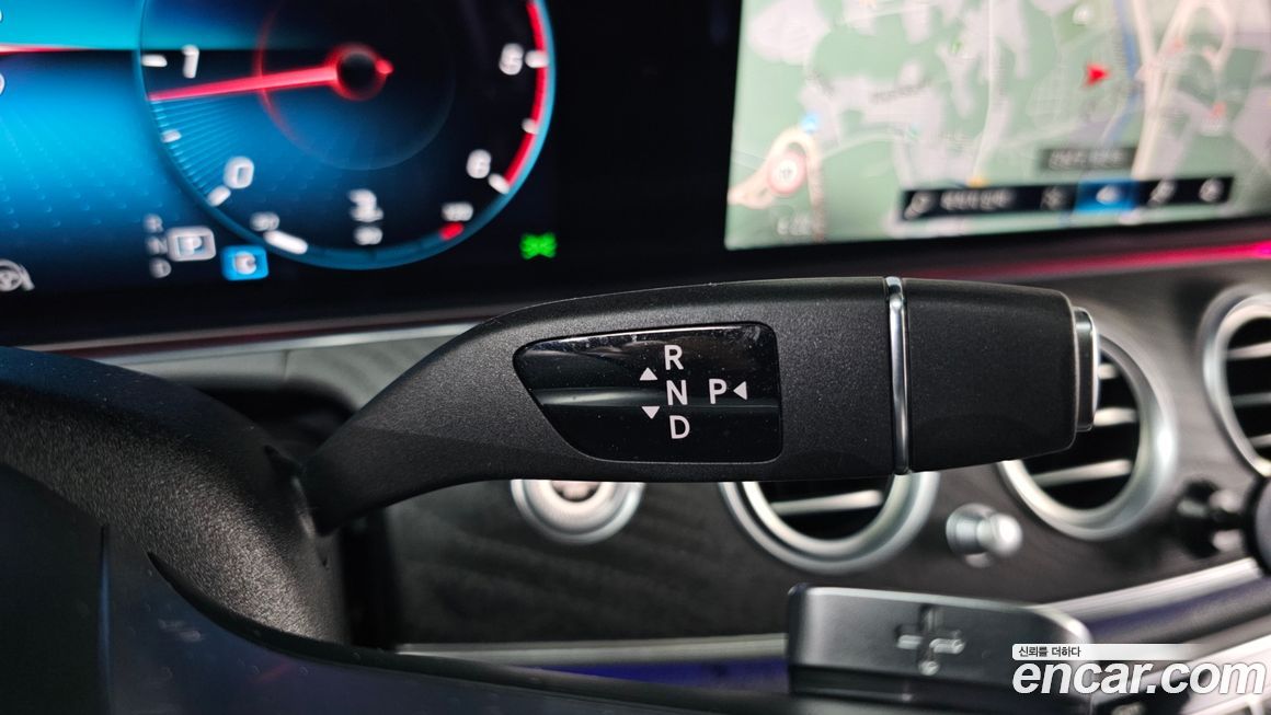 Mercedes-Benz E-Class 2022