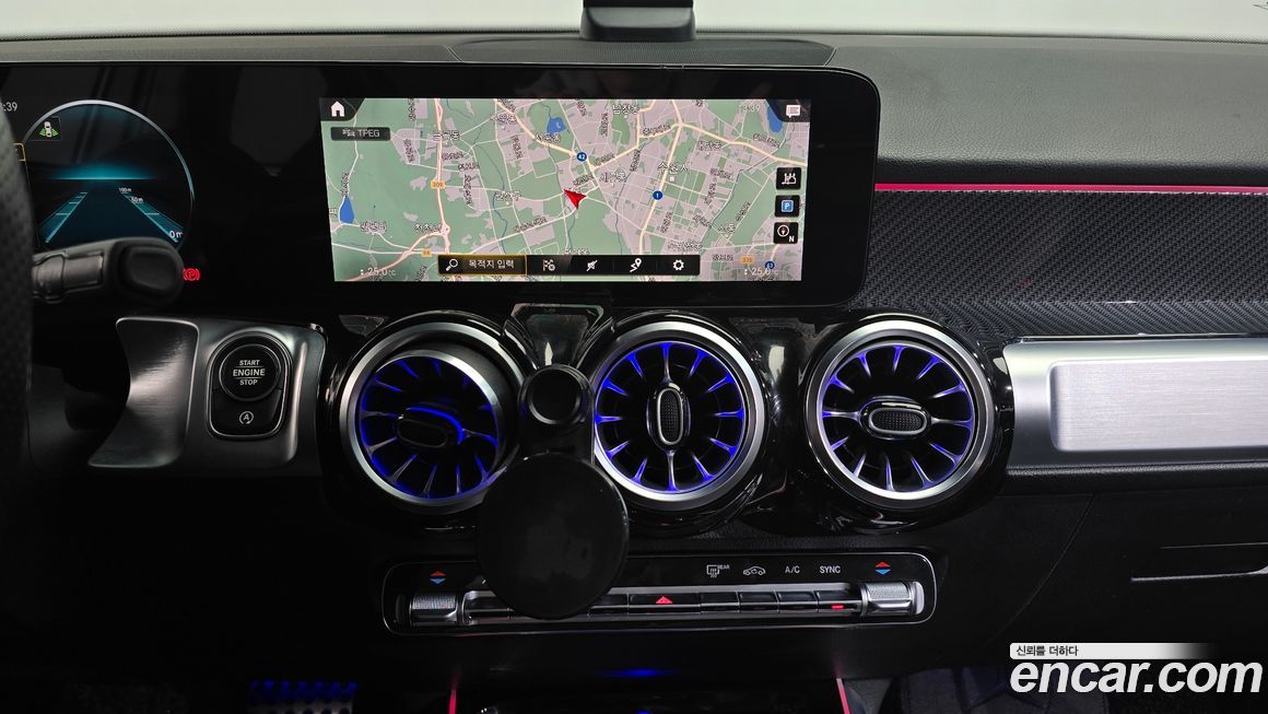 Mercedes-Benz GLB-Class 2022