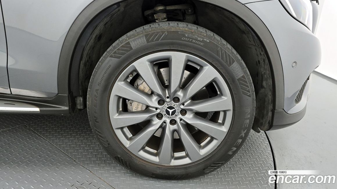 Mercedes-Benz GLC-Class 2019