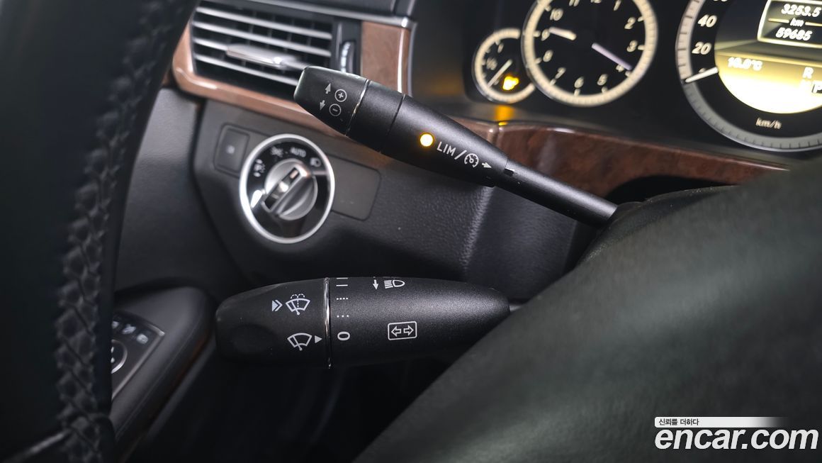 Mercedes-Benz E-Class 2012