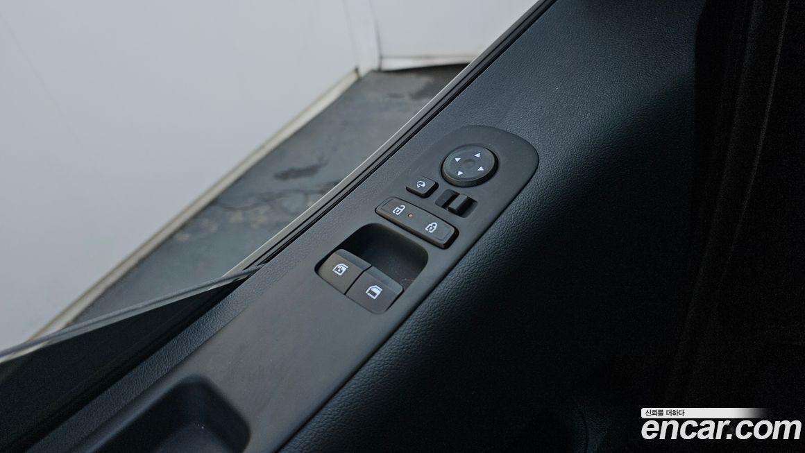 Hyundai Staria 2025