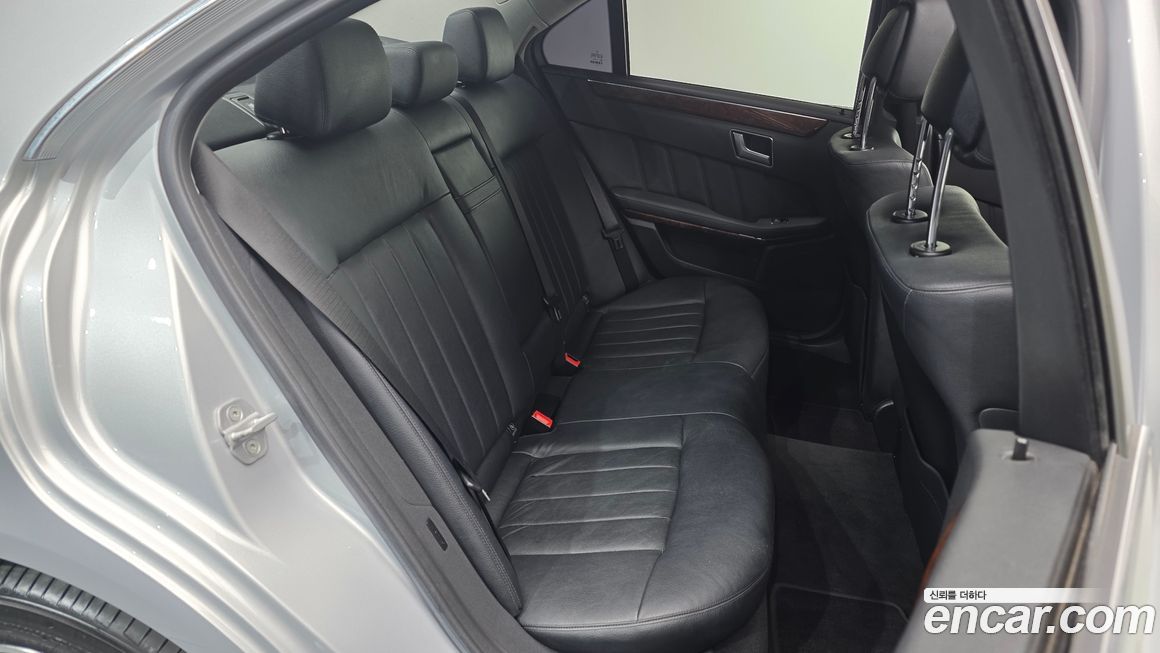 Mercedes-Benz E-Class 2012