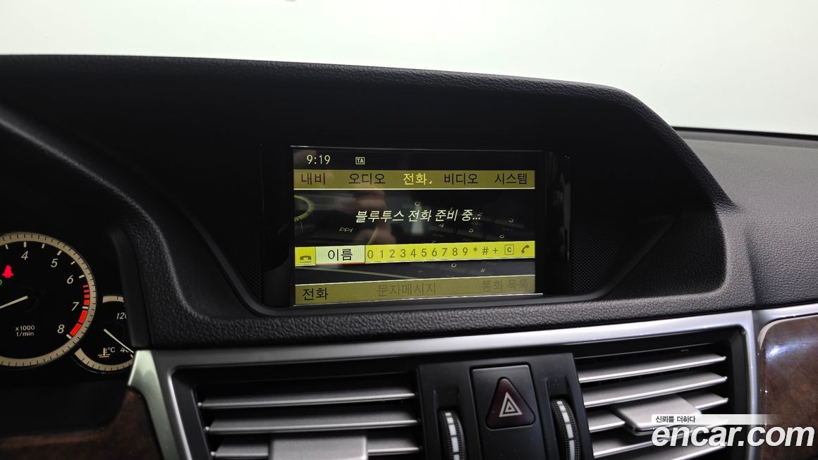 Mercedes-Benz E-Class 2012