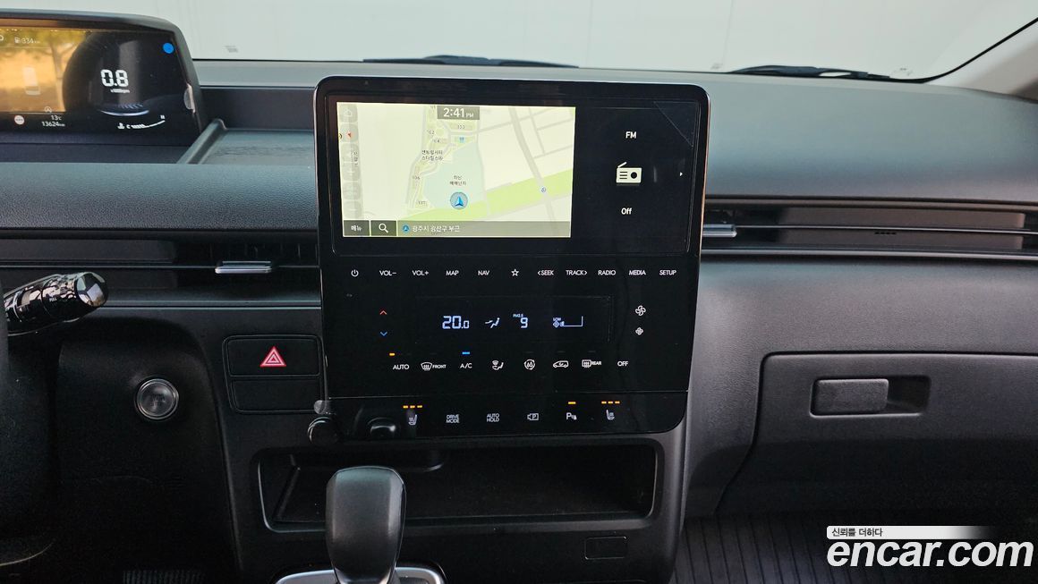 Hyundai Staria 2025