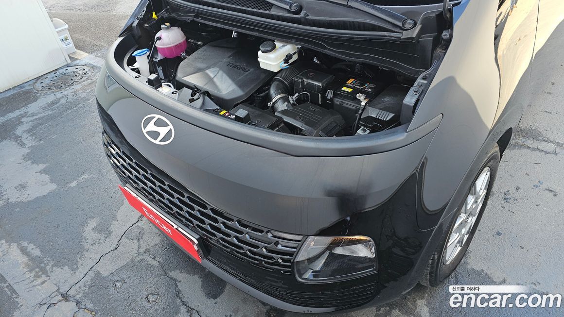 Hyundai Staria 2025
