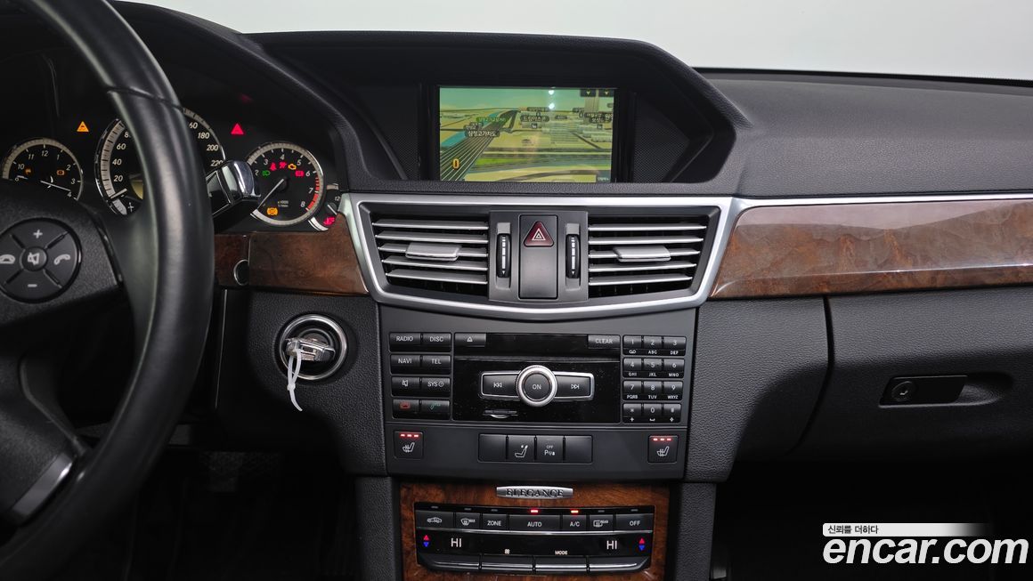 Mercedes-Benz E-Class 2012