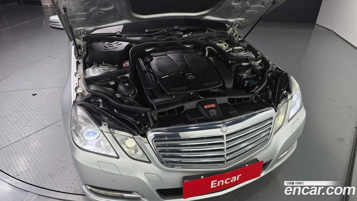 Mercedes-Benz E-Class 2012