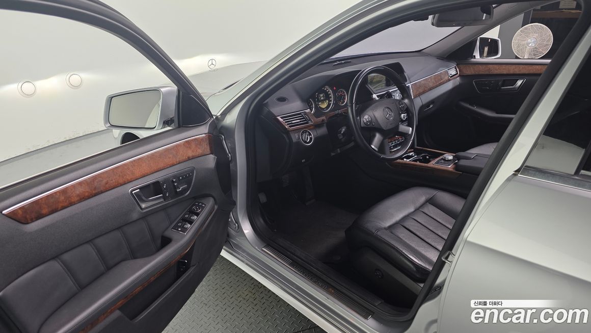 Mercedes-Benz E-Class 2012